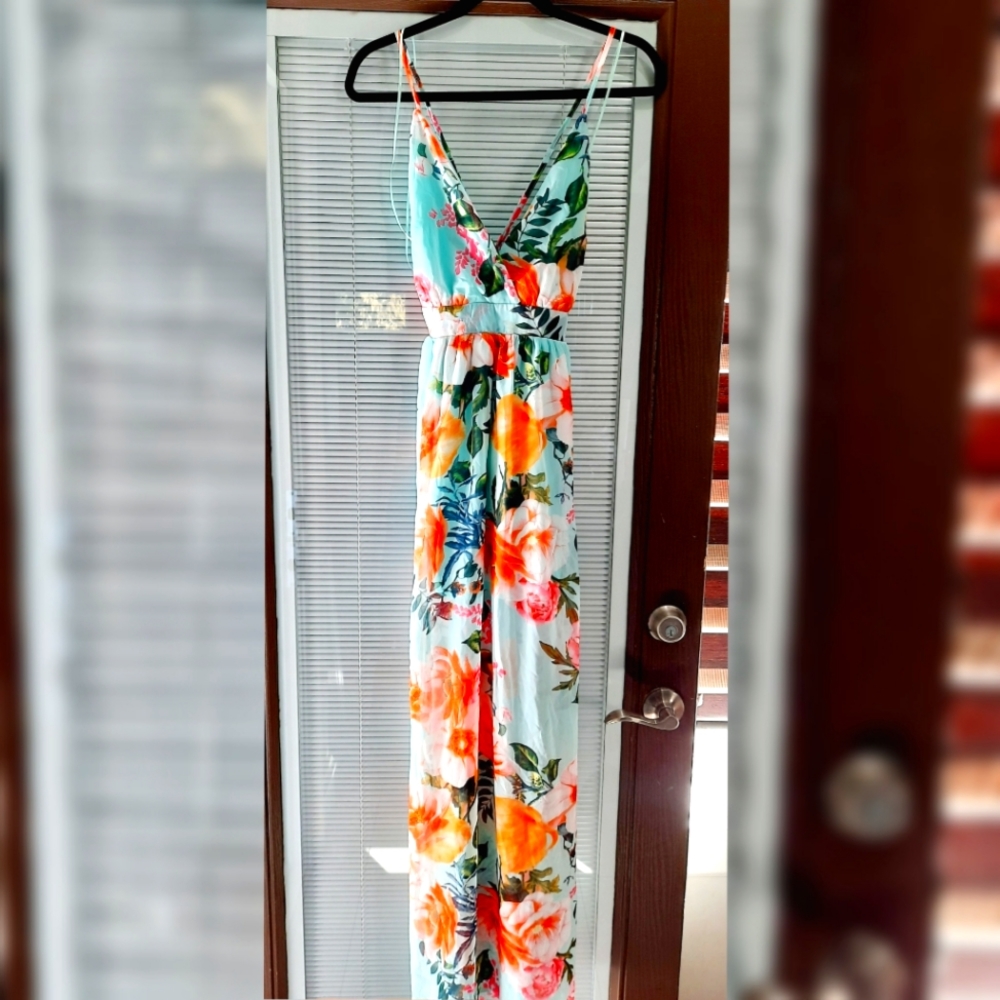 Floral backless maxi dress with double slit